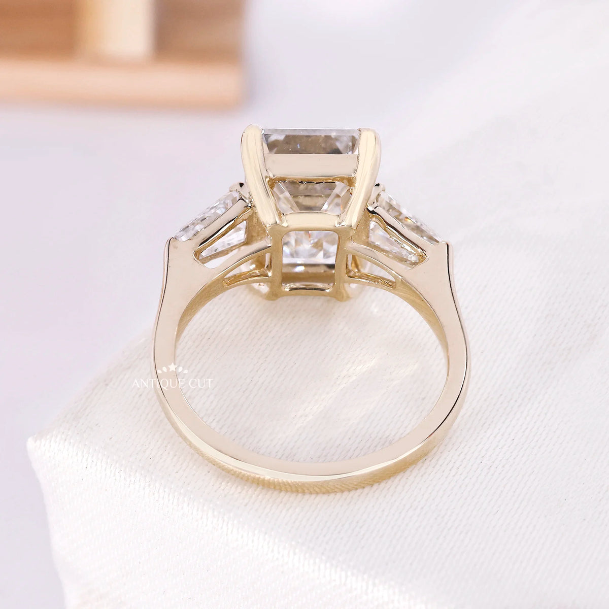 10k Yellow Gold, 14k Yellow Gold, 18k Yellow Gold