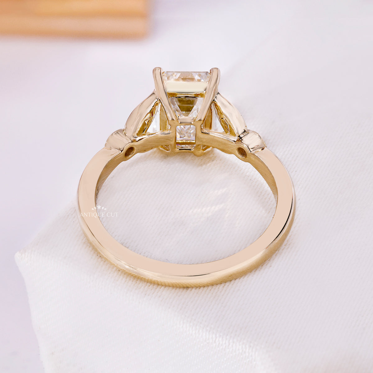 10k Yellow Gold, 14k Yellow Gold, 18k Yellow Gold