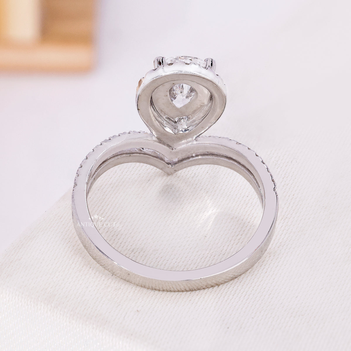 10k White Gold, 14k White Gold, 18k White Gold, Platinum