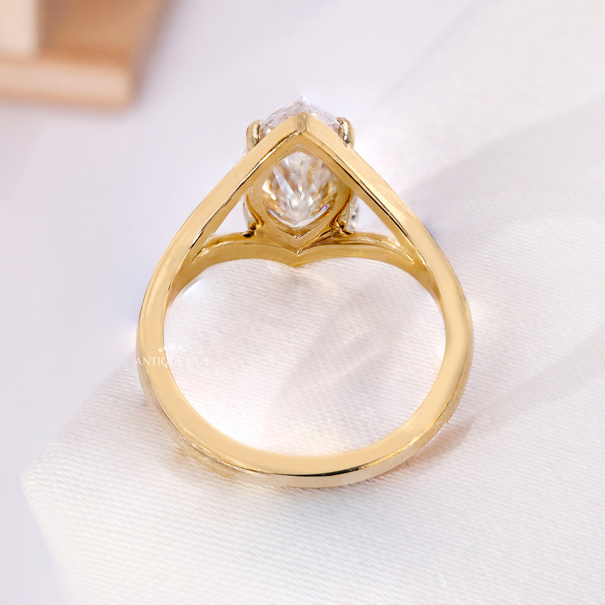 10k Yellow Gold, 14k Yellow Gold, 18k Yellow Gold