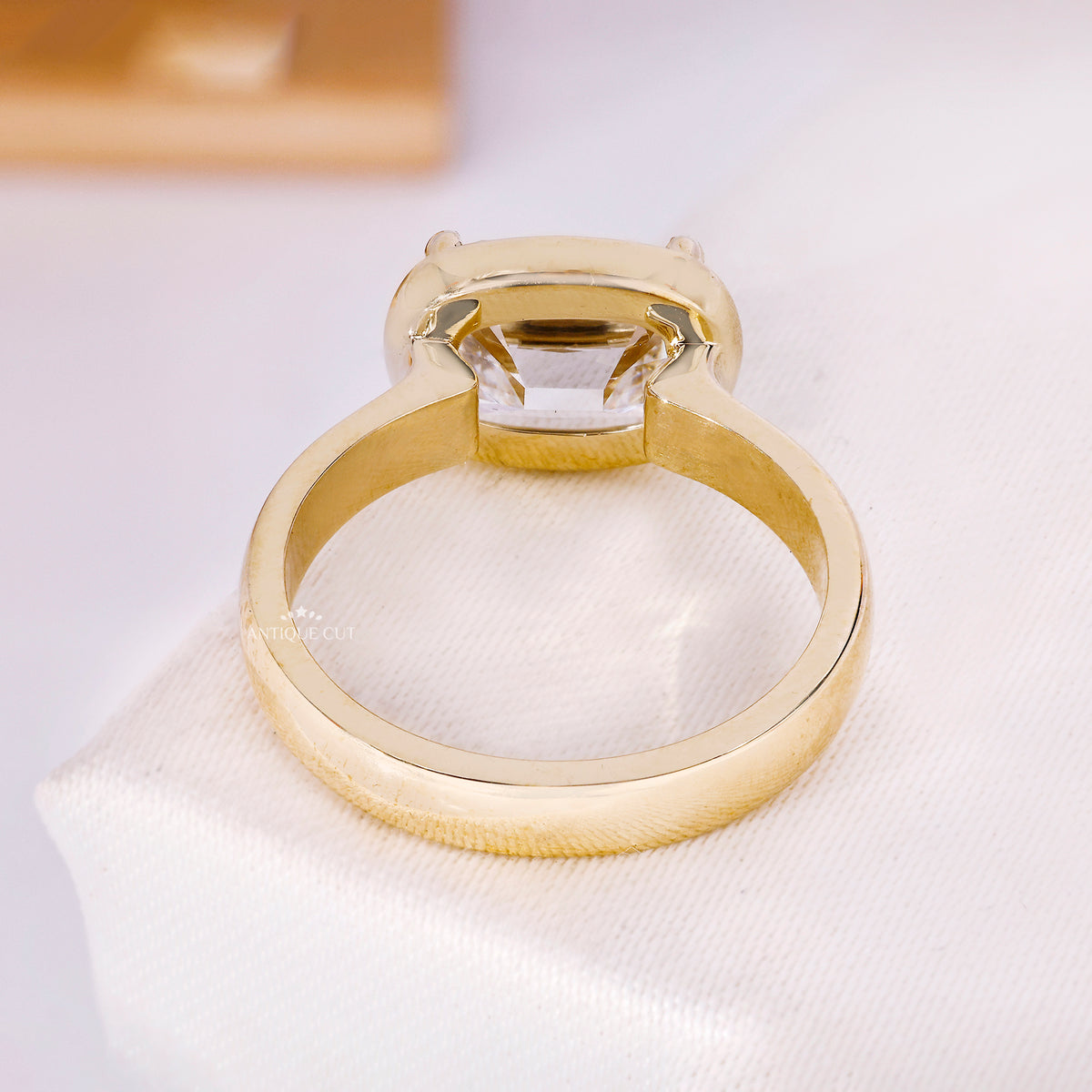 10k Yellow Gold, 14k Yellow Gold, 18k Yellow Gold