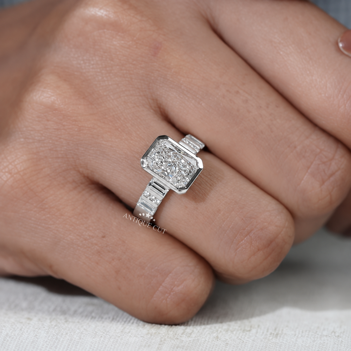 10k White Gold, 14k White Gold, 18k White Gold, Platinum