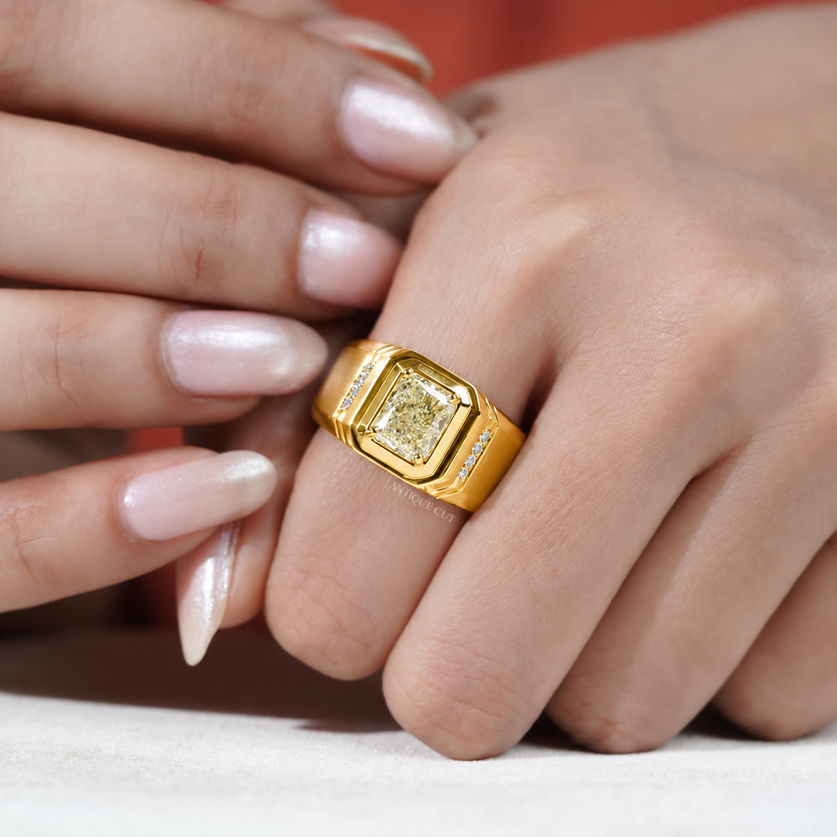 10k Yellow Gold, 14k Yellow Gold, 18k Yellow Gold