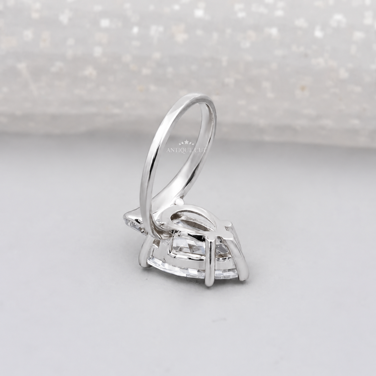 10k White Gold, 14k White Gold, 18k White Gold, Platinum