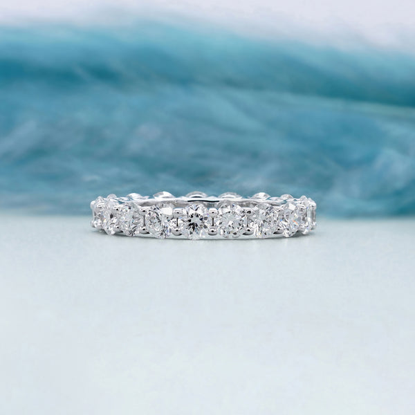 Round Cut Diamond Ring 4