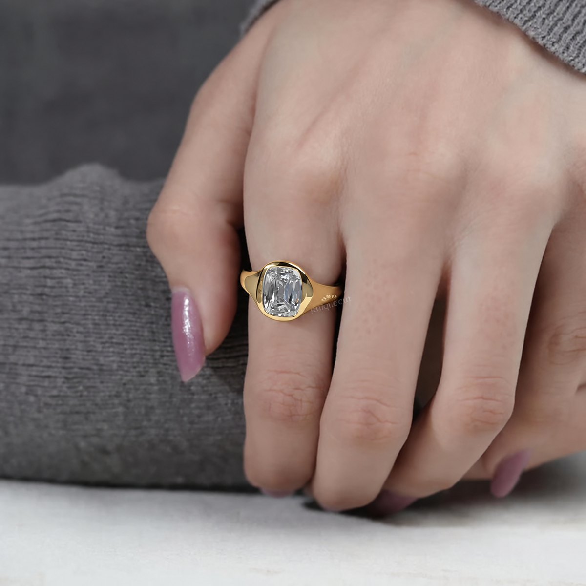 10k Yellow Gold, 14k Yellow Gold, 18k Yellow Gold