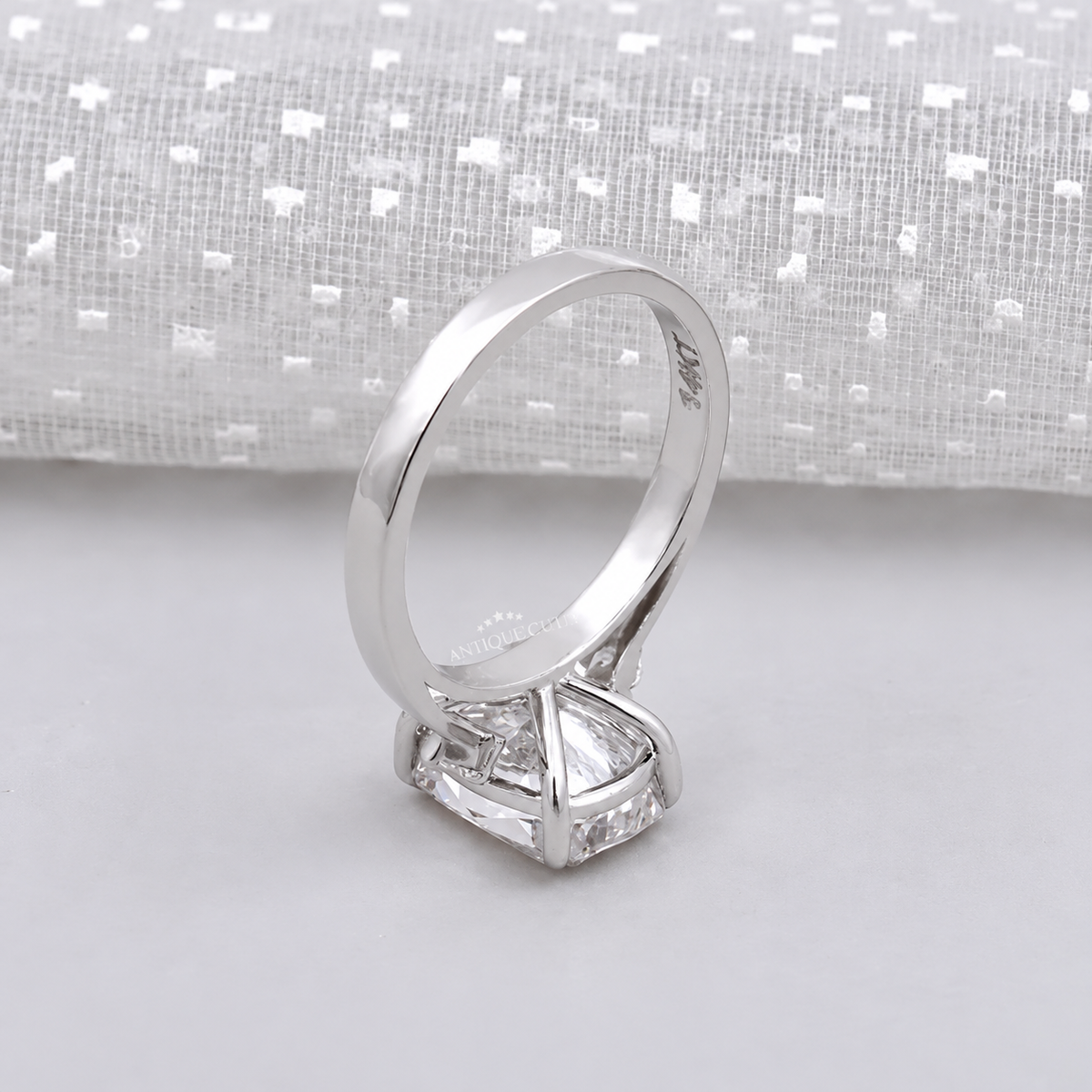 10k White Gold, 14k White Gold, 18k White Gold, Platinum