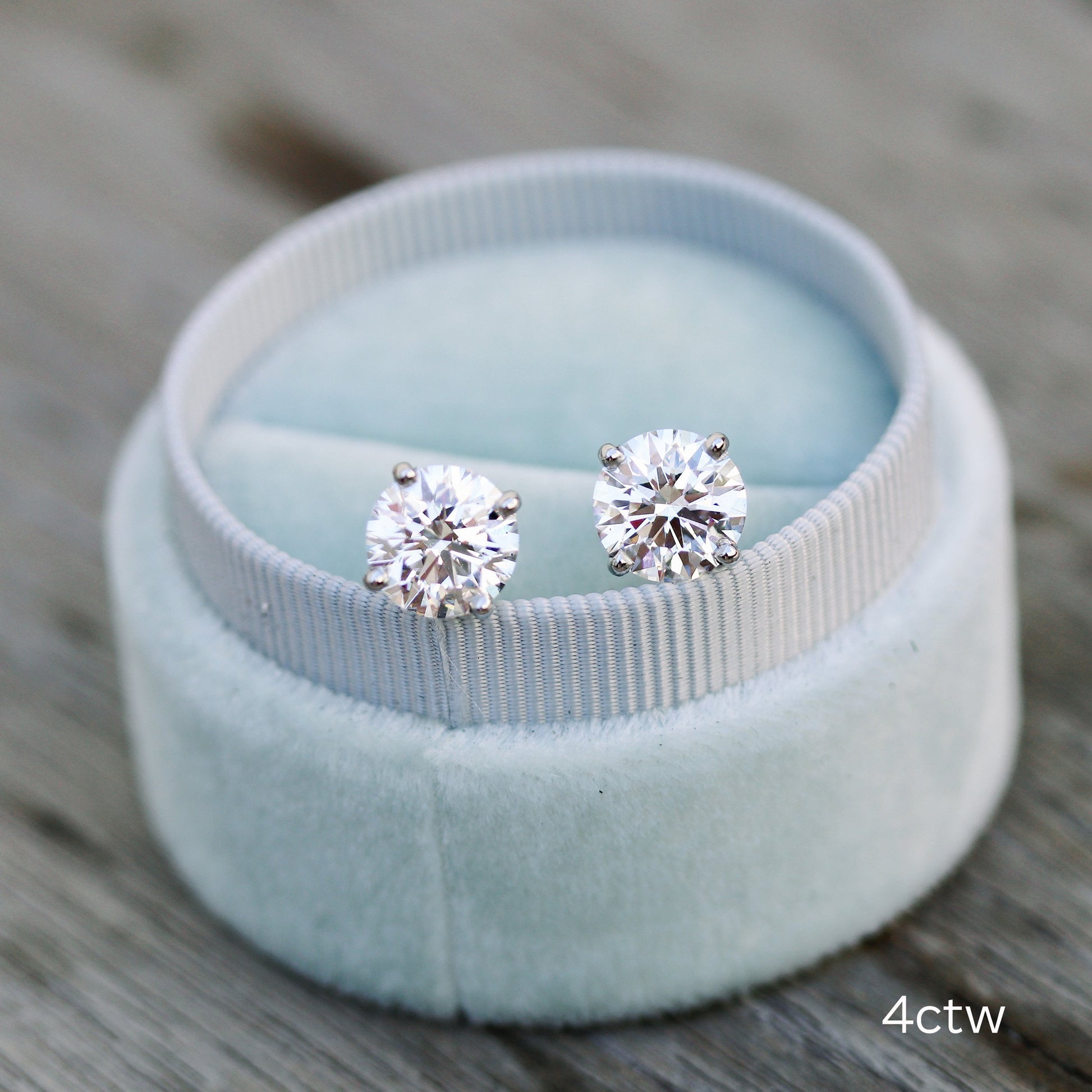 Round Lab Grown Diamond Stud Earring, EF Color, VS Clarity, IGI Certified