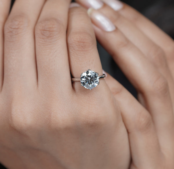6-Prong Round Brilliant Lab Grown Diamond Solitaire Ring