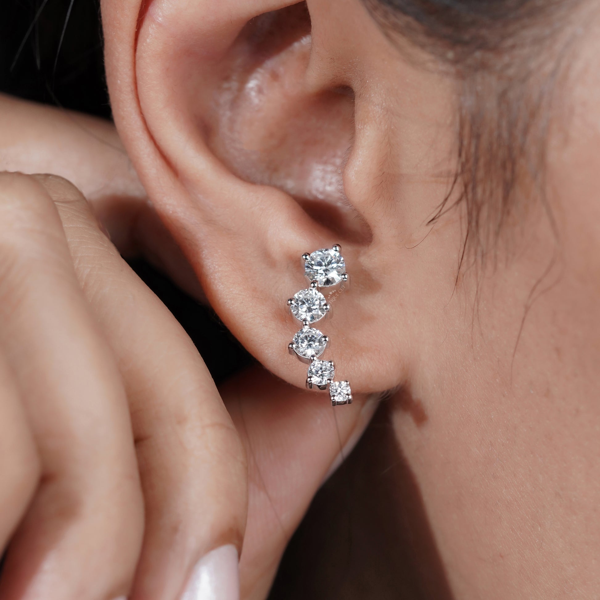 1.42tcw Round Lab Grown Diamond Curve Earring, EF Color, VS Clarity - IGI Certified