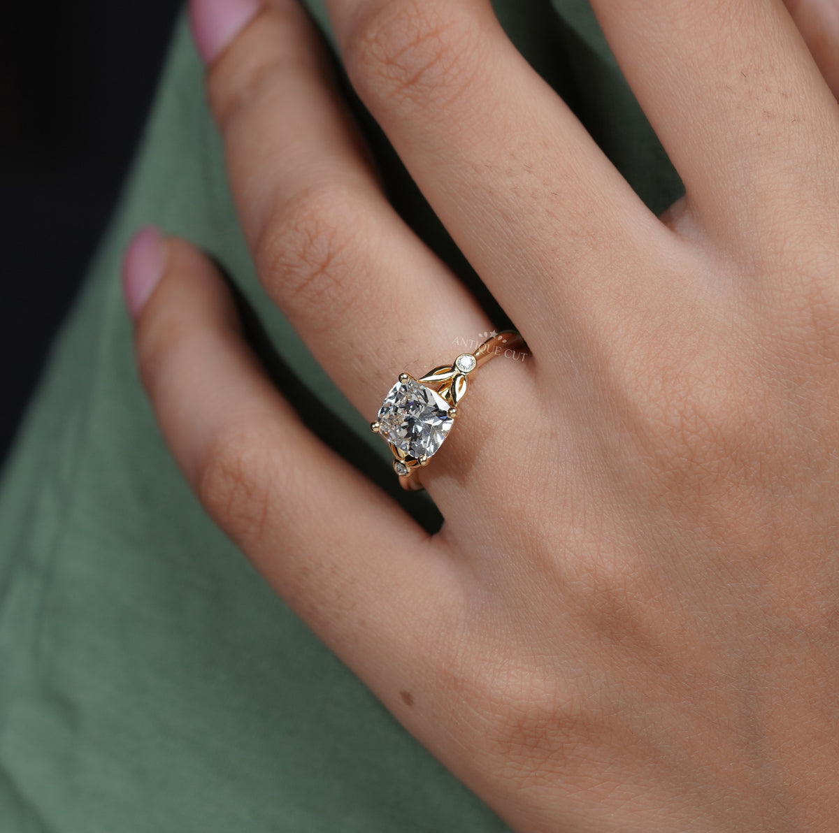 10k Yellow Gold, 14k Yellow Gold, 18k Yellow Gold