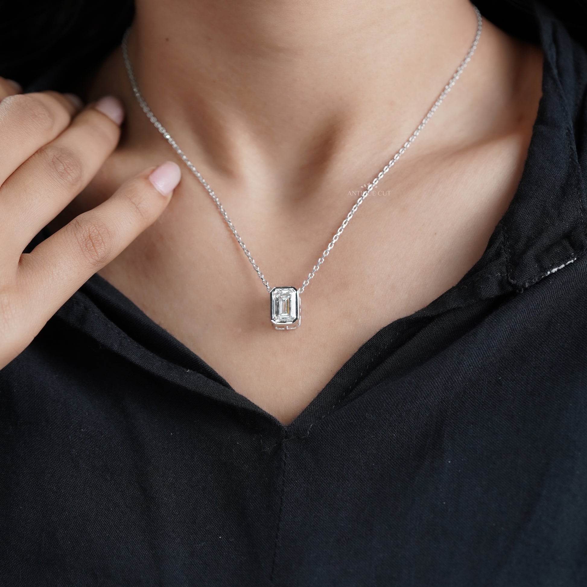 Emerald 3.00ct Lab Grown Pendant Necklace | Featuring Bezel Setting | Minimalist Style | IGI Certified