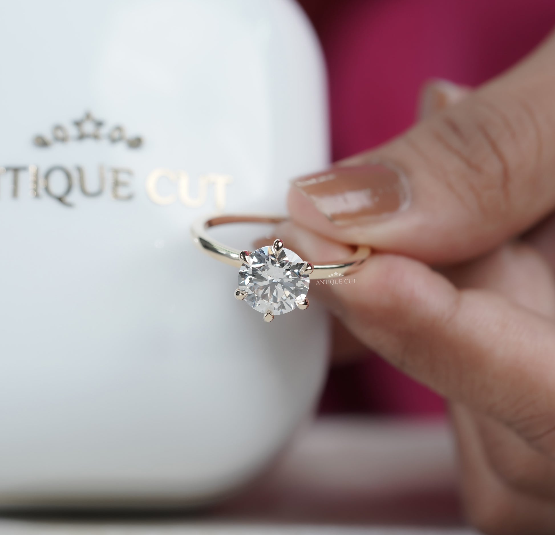 Round Brilliant Cut Diamond Solitaire Ring in Yellow Gold