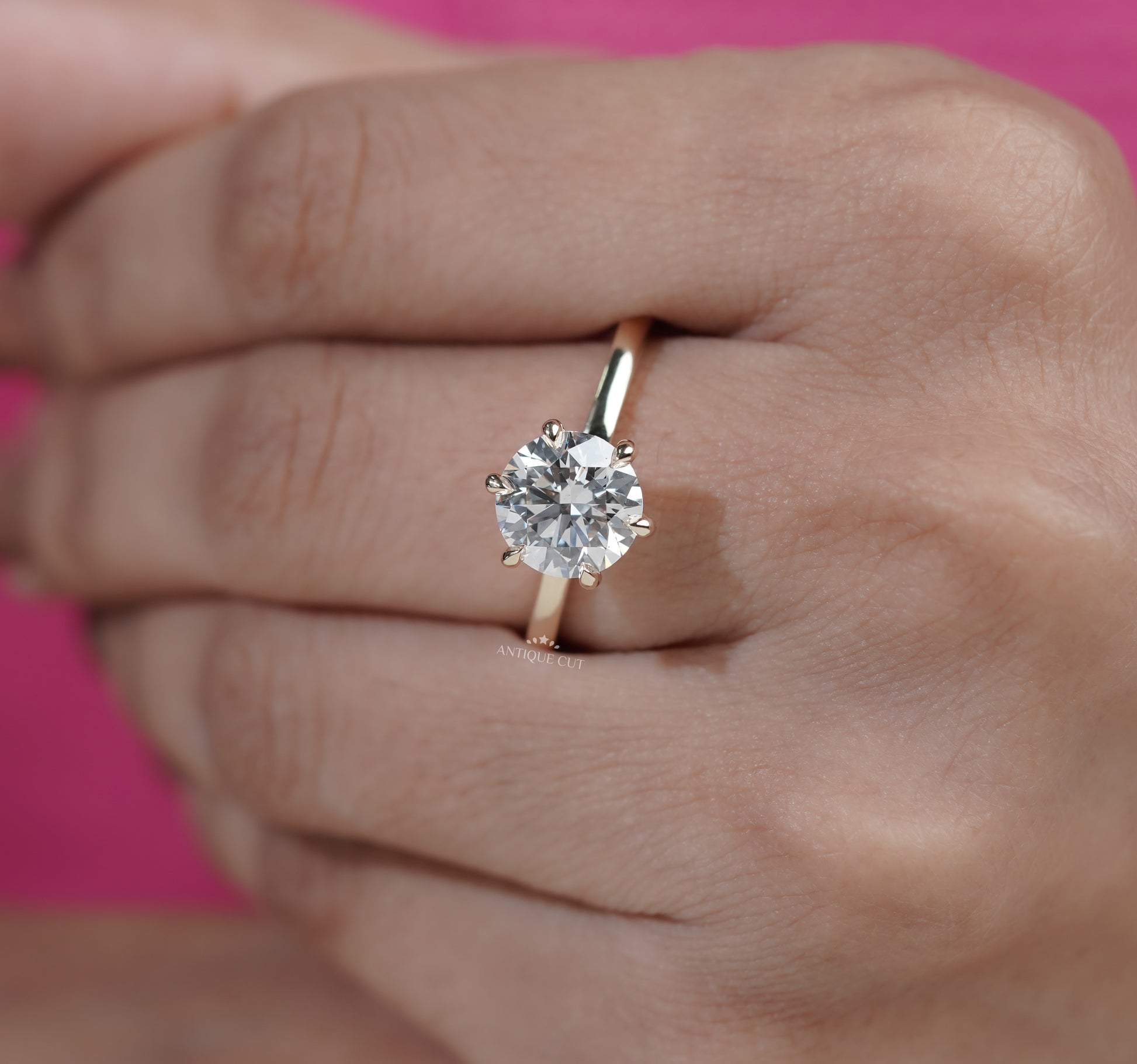 Round Brilliant Cut Diamond Solitaire Ring in Yellow Gold