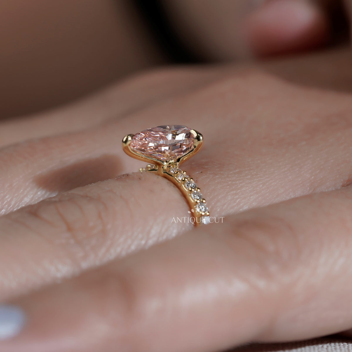 Premium IGI certified pear pink diamond jewelry