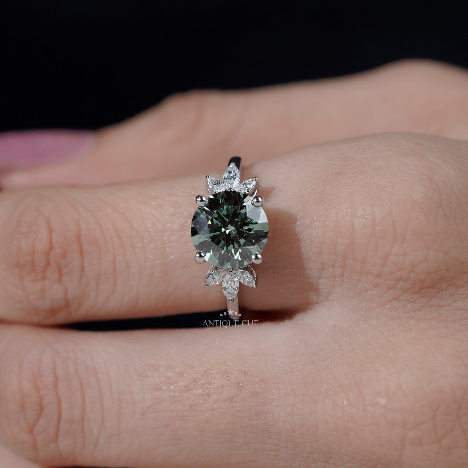 Round green diamond bridal ring with vintage details