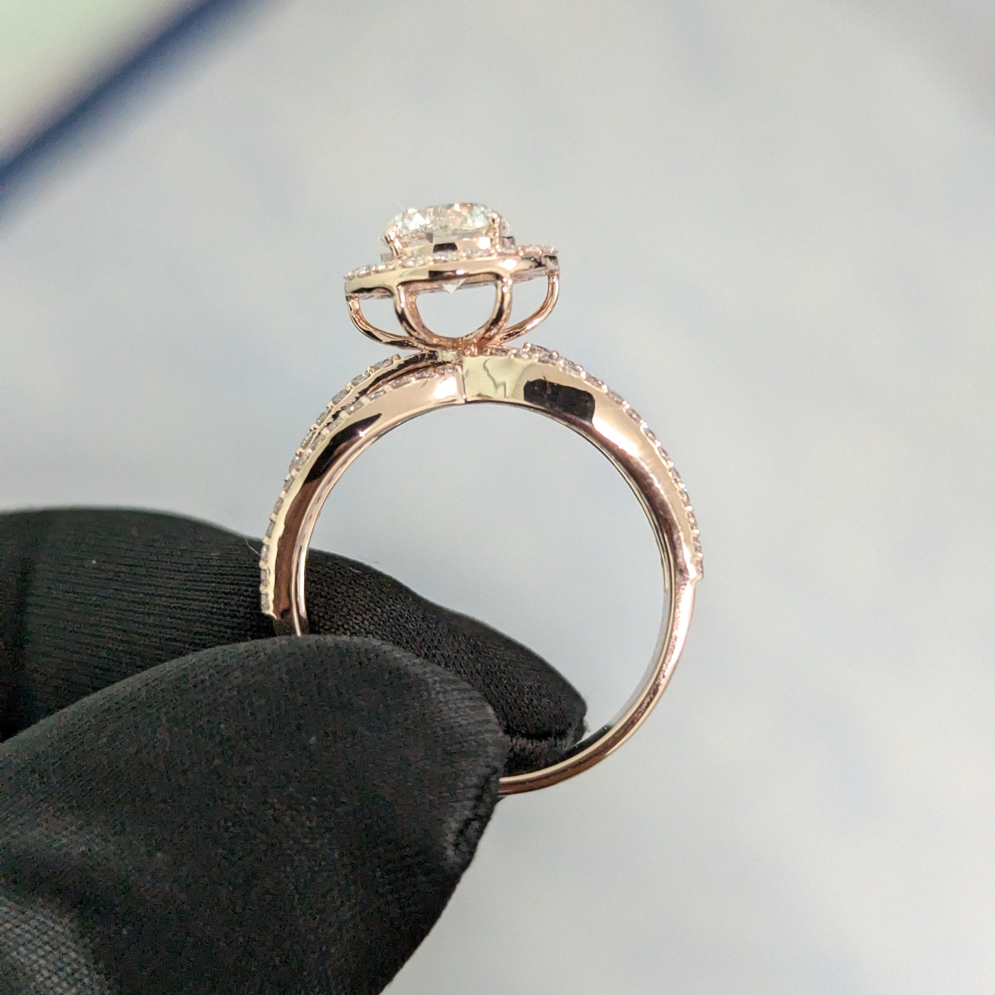 Round 1.80tcw Lab Diamond Halo Split Shank Ring | IGI Certified DEF VVS–VS | Rose Gold