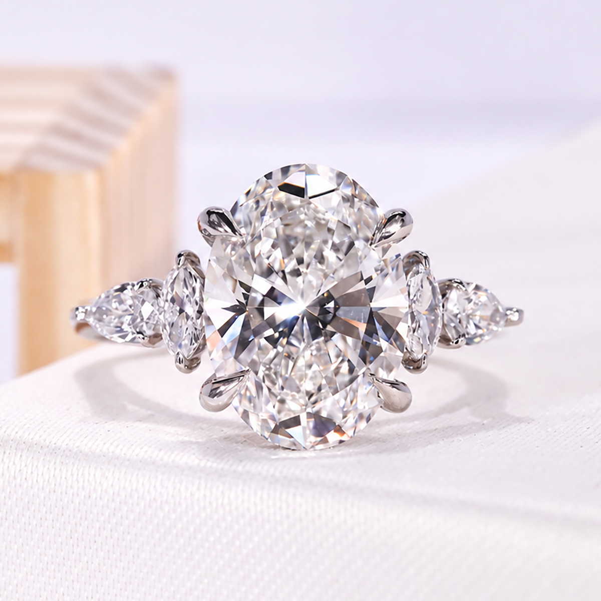 oval diamond ring with four prong setting