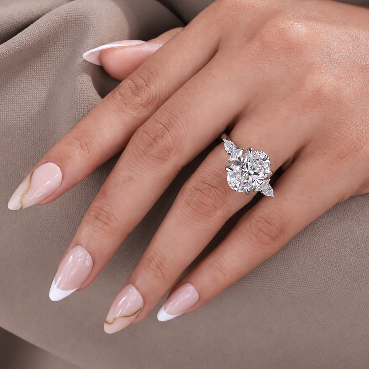 oval cut diamond ring with 4 prong setting