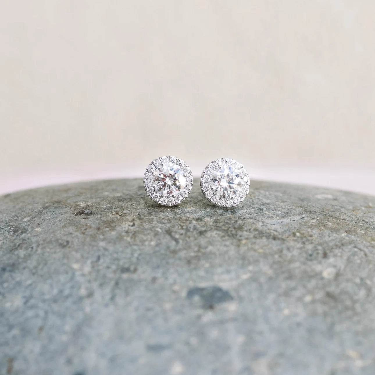 #Color_White Gold