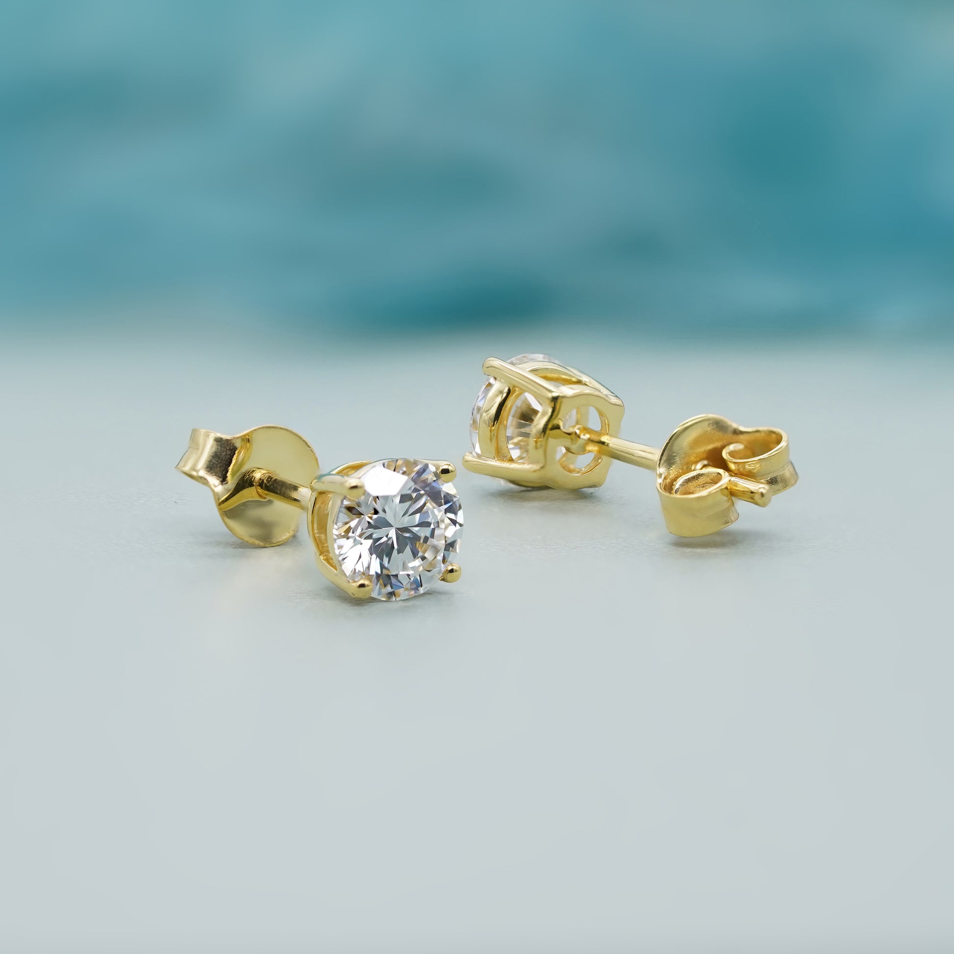 Round 1.00tcw Lab Grown Diamond Stud Earrings | Yellow Gold | IGI Certified | D-E-F Color, VVS–VS Clarity | Classic Solitaire Style