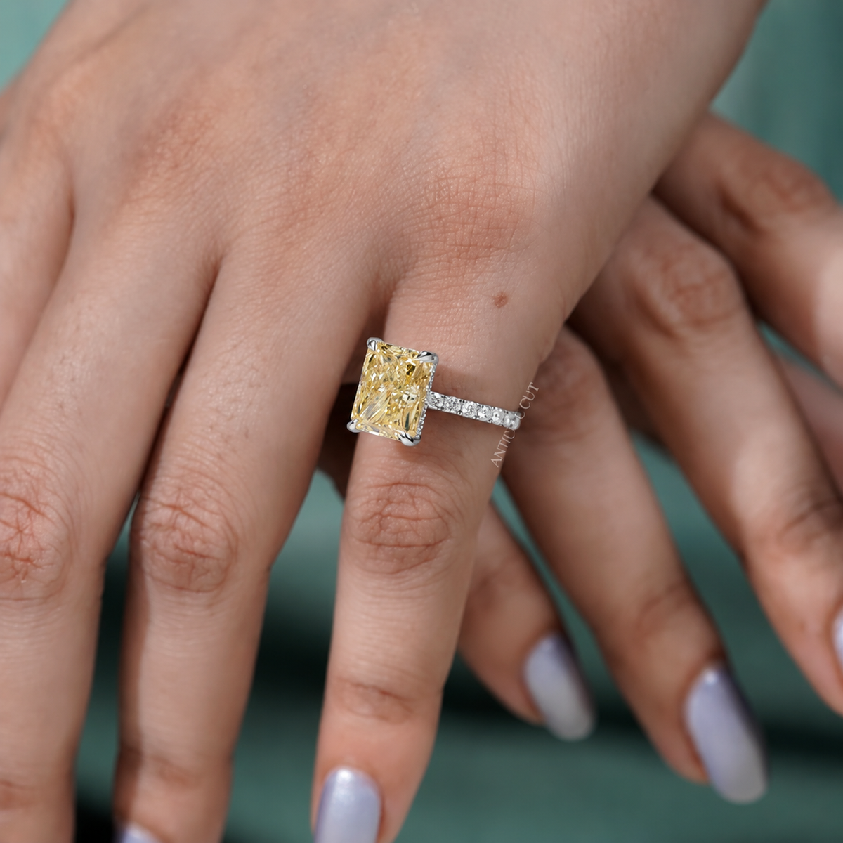 10k White Gold, 14k White Gold, 18k White Gold, Platinum