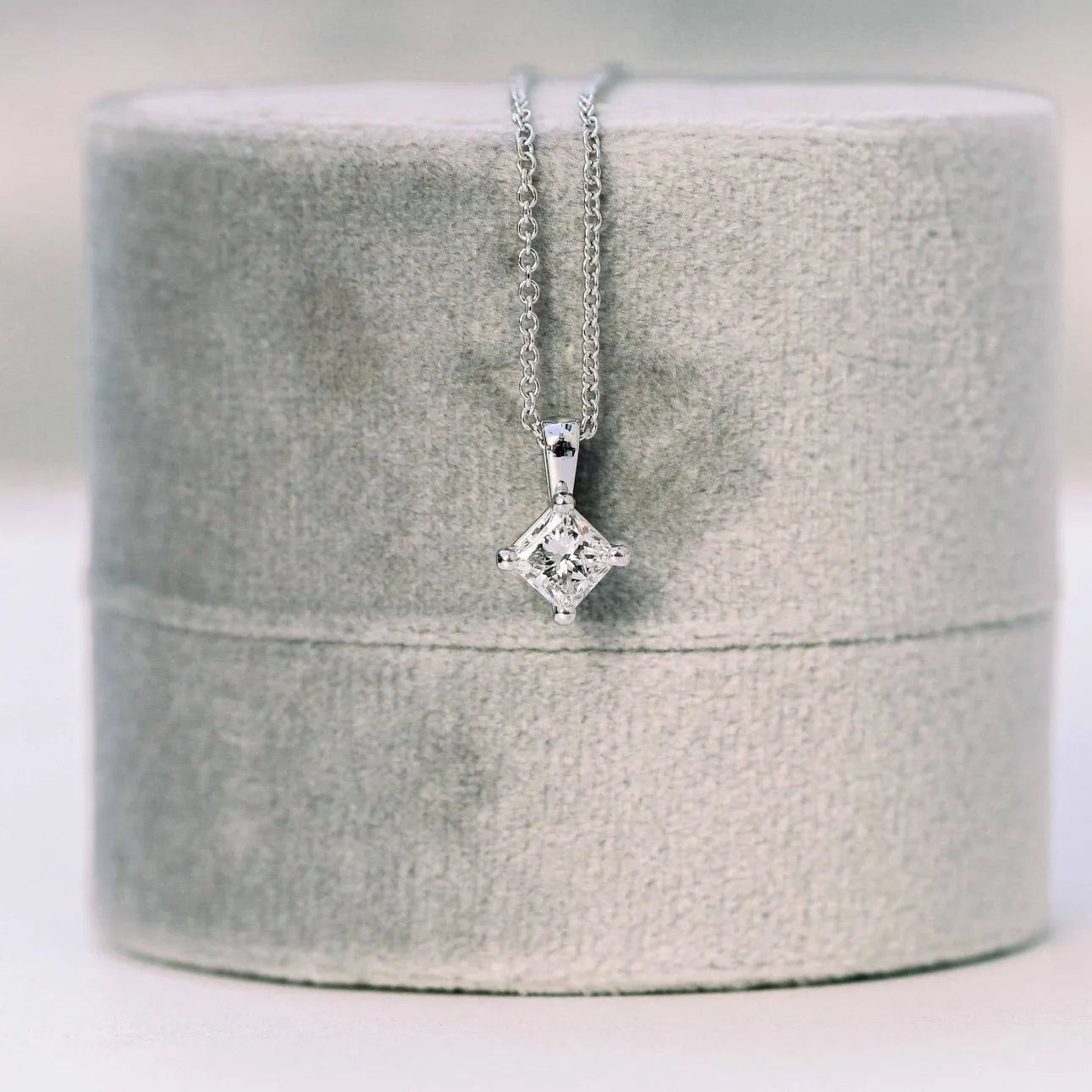 #Color_White Gold