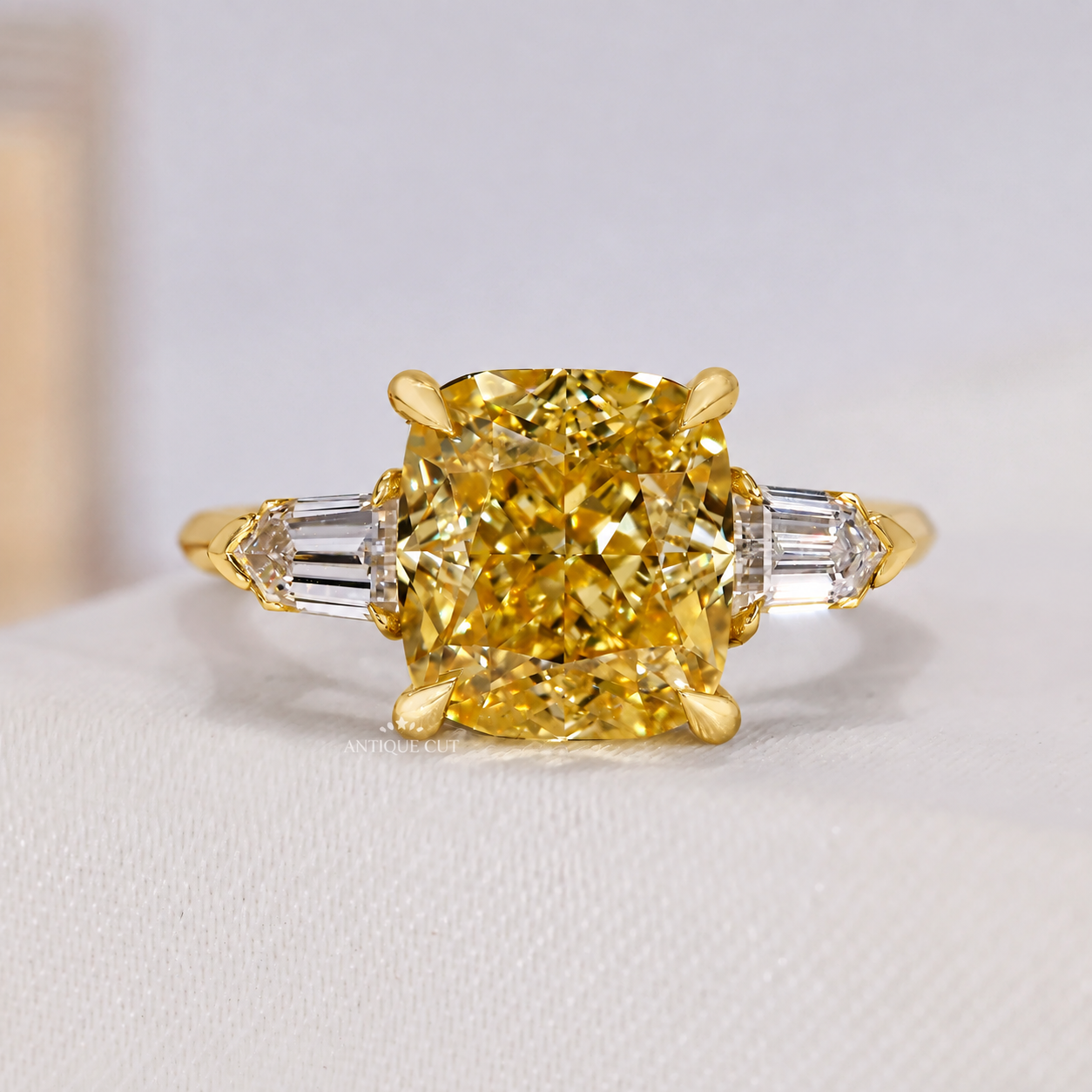 10k Yellow Gold, 14k Yellow Gold, 18k Yellow Gold