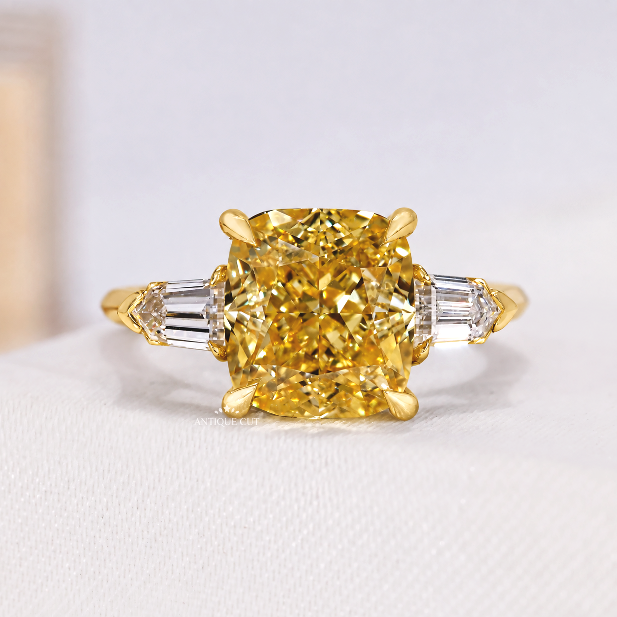 10k Yellow Gold, 14k Yellow Gold, 18k Yellow Gold