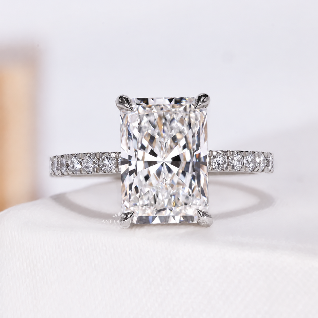 10k White Gold, 14k White Gold, 18k White Gold, Platinum