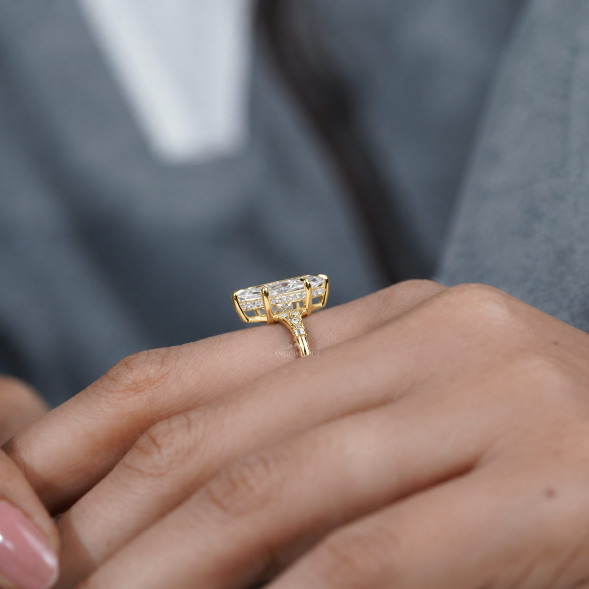 10k Yellow Gold, 14k Yellow Gold, 18k Yellow Gold