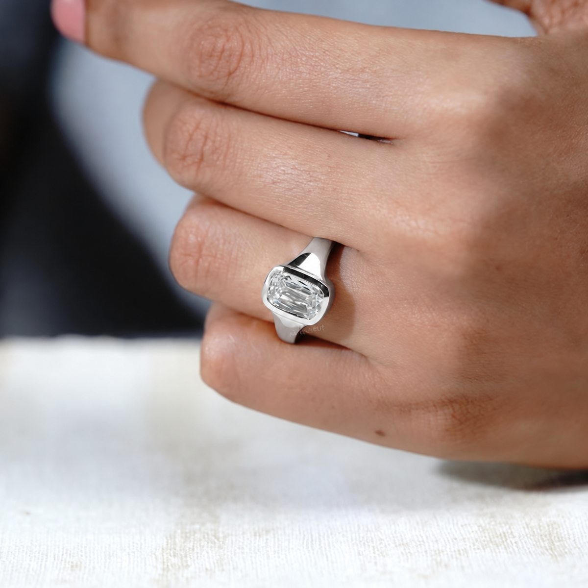 10k White Gold, 14k White Gold, 18k White Gold, Platinum