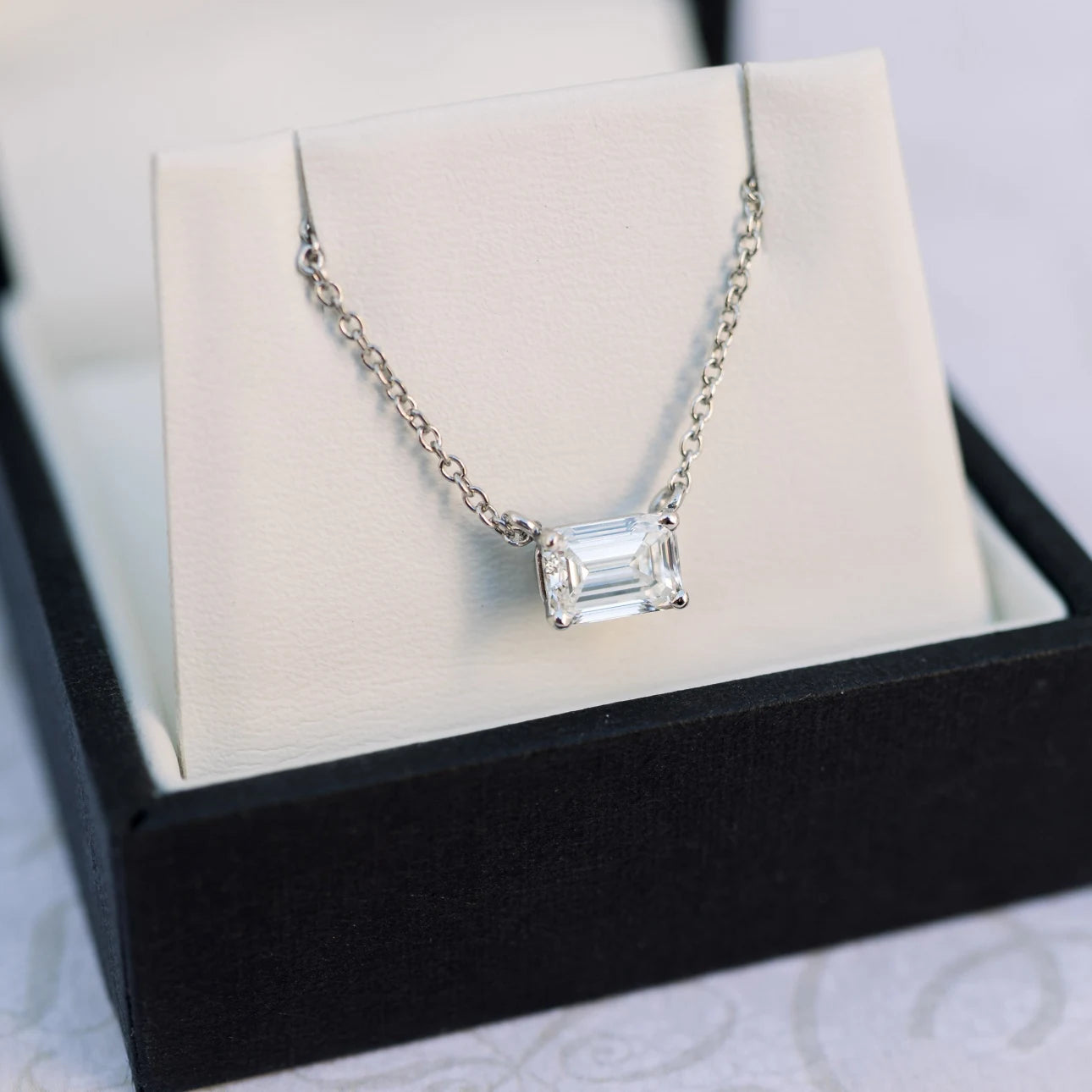 #Color_White Gold