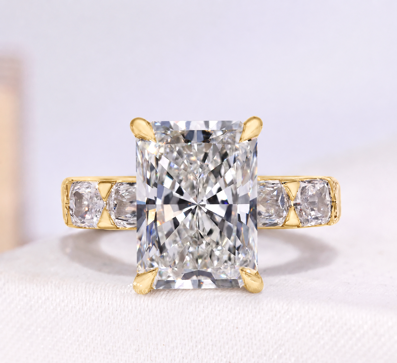 10k Yellow Gold, 14k Yellow Gold, 18k Yellow Gold