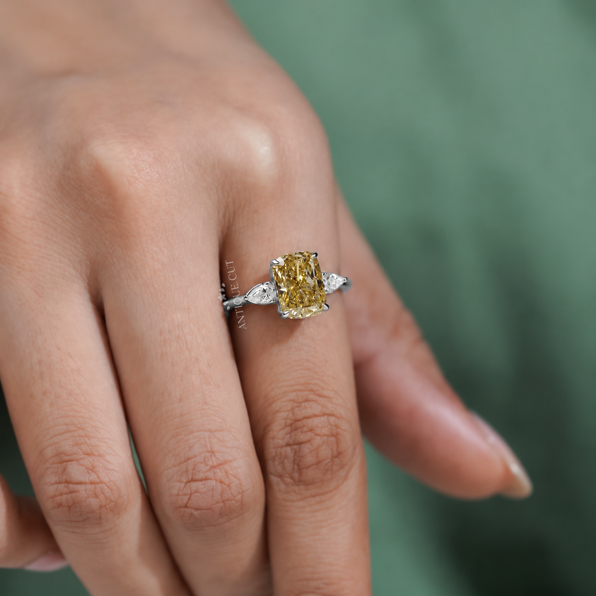 10k White Gold, 14k White Gold, 18k White Gold, Platinum