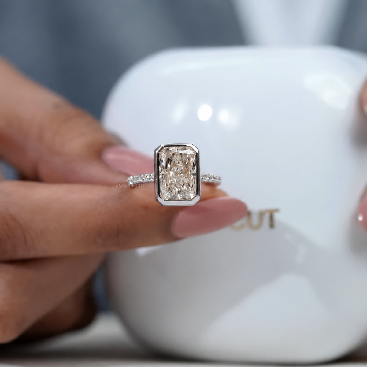 10k White Gold, 14k White Gold, 18k White Gold, Platinum