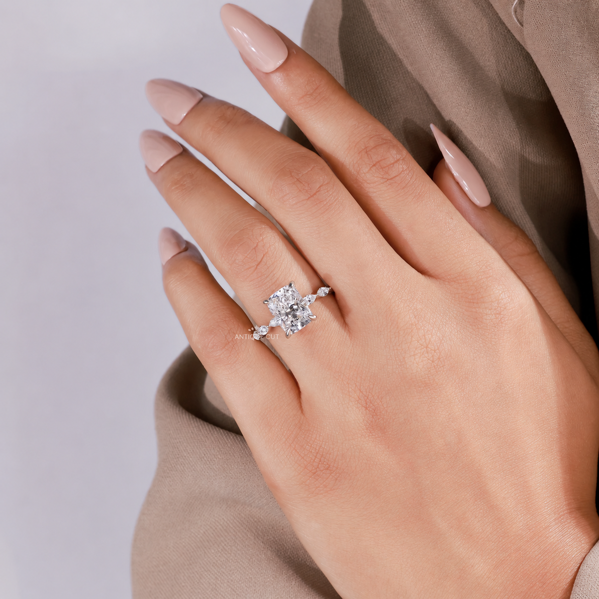 10k White Gold, 14k White Gold, 18k White Gold, Platinum