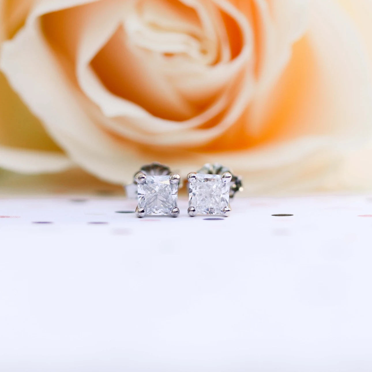 #Color_White Gold_1.0tcw