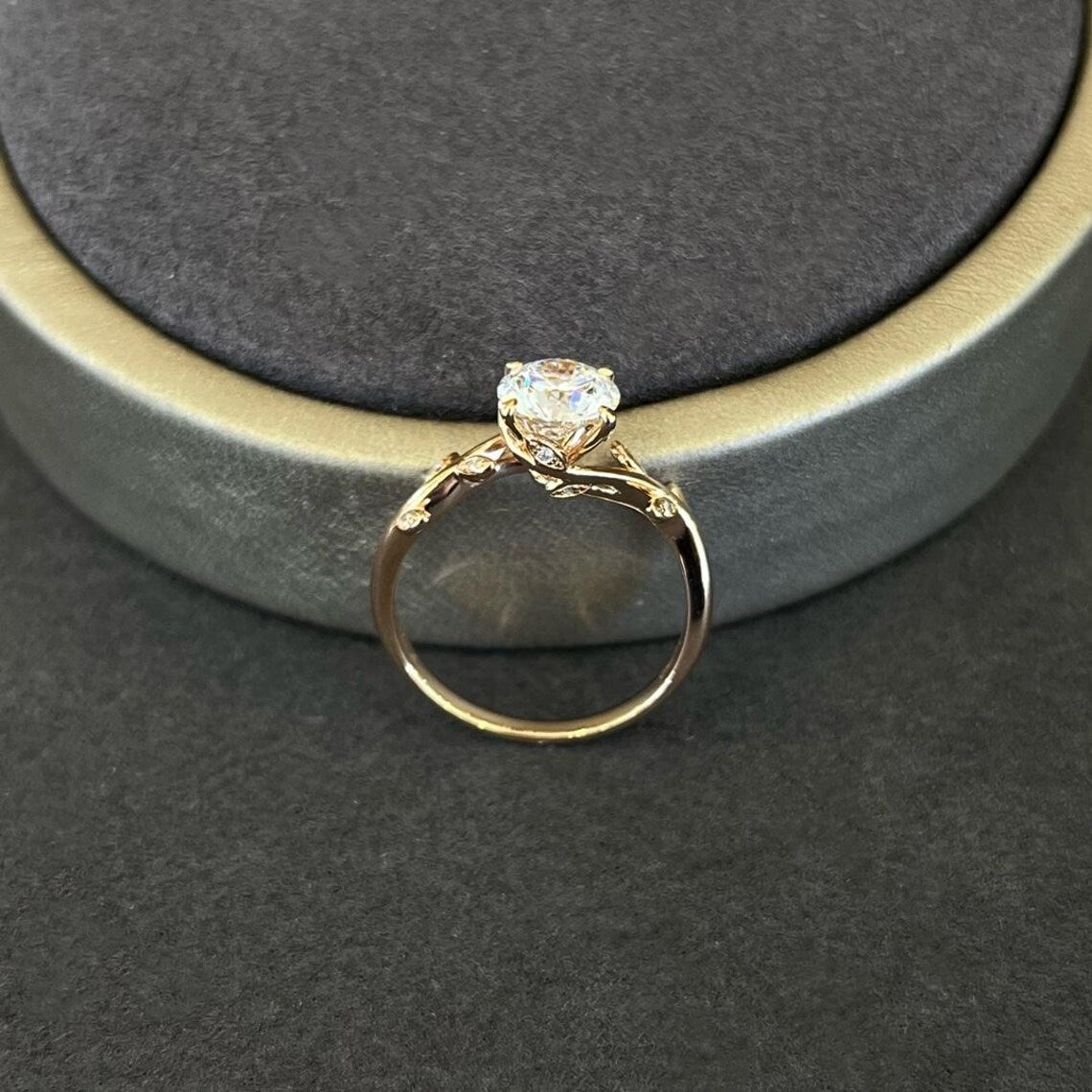 1.10tcw Round Lab Diamond Leaf Engagement Ring | 1.00ct Center | Ethical & IGI Certified