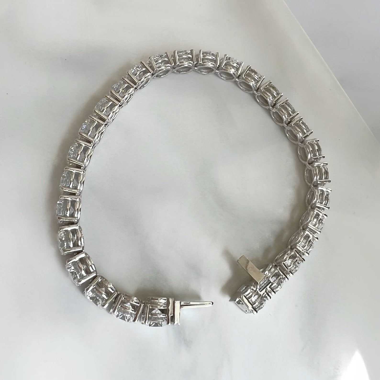 Bracelet tennis en diamant de laboratoire 26 carats
