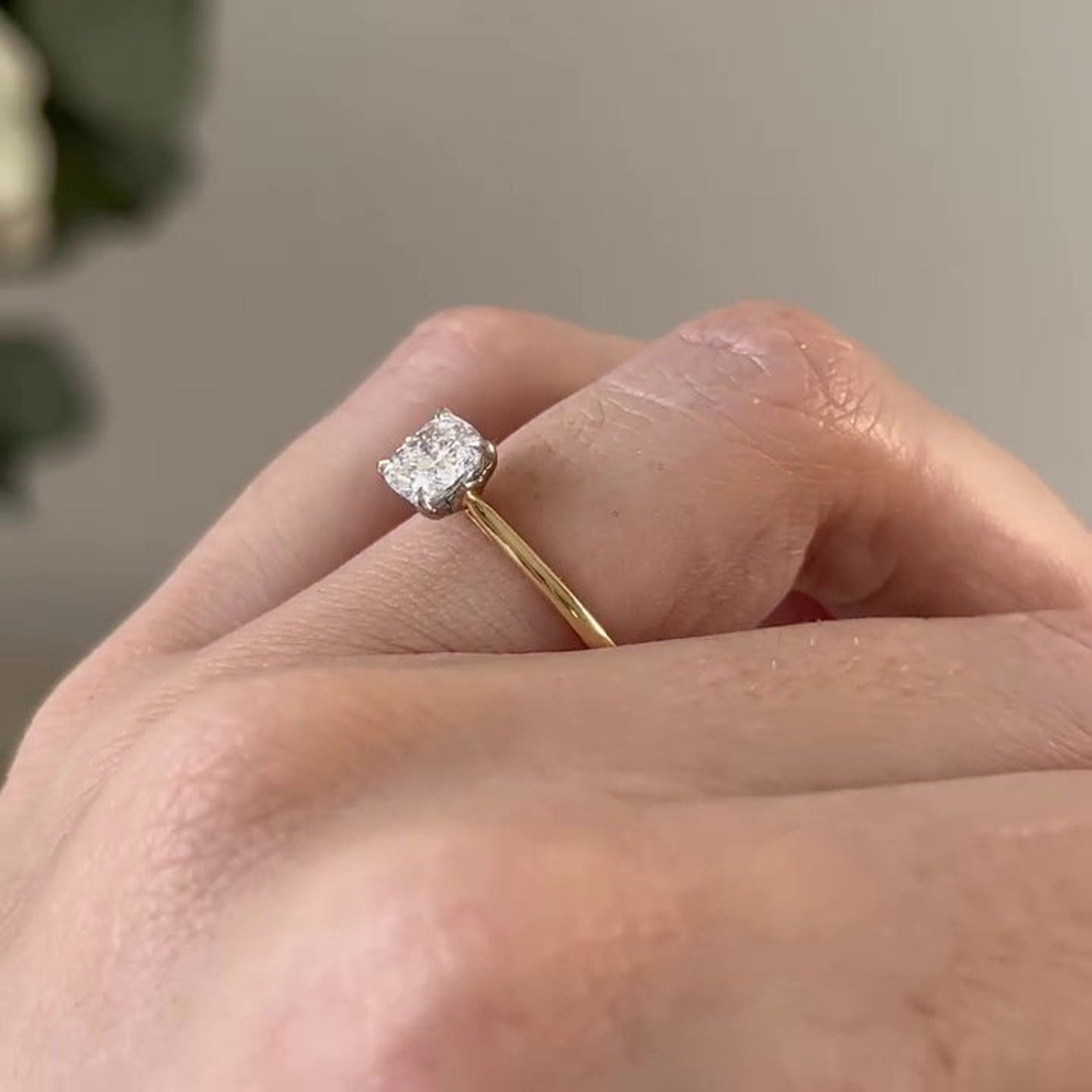 White and yellow gold cushion diamond design