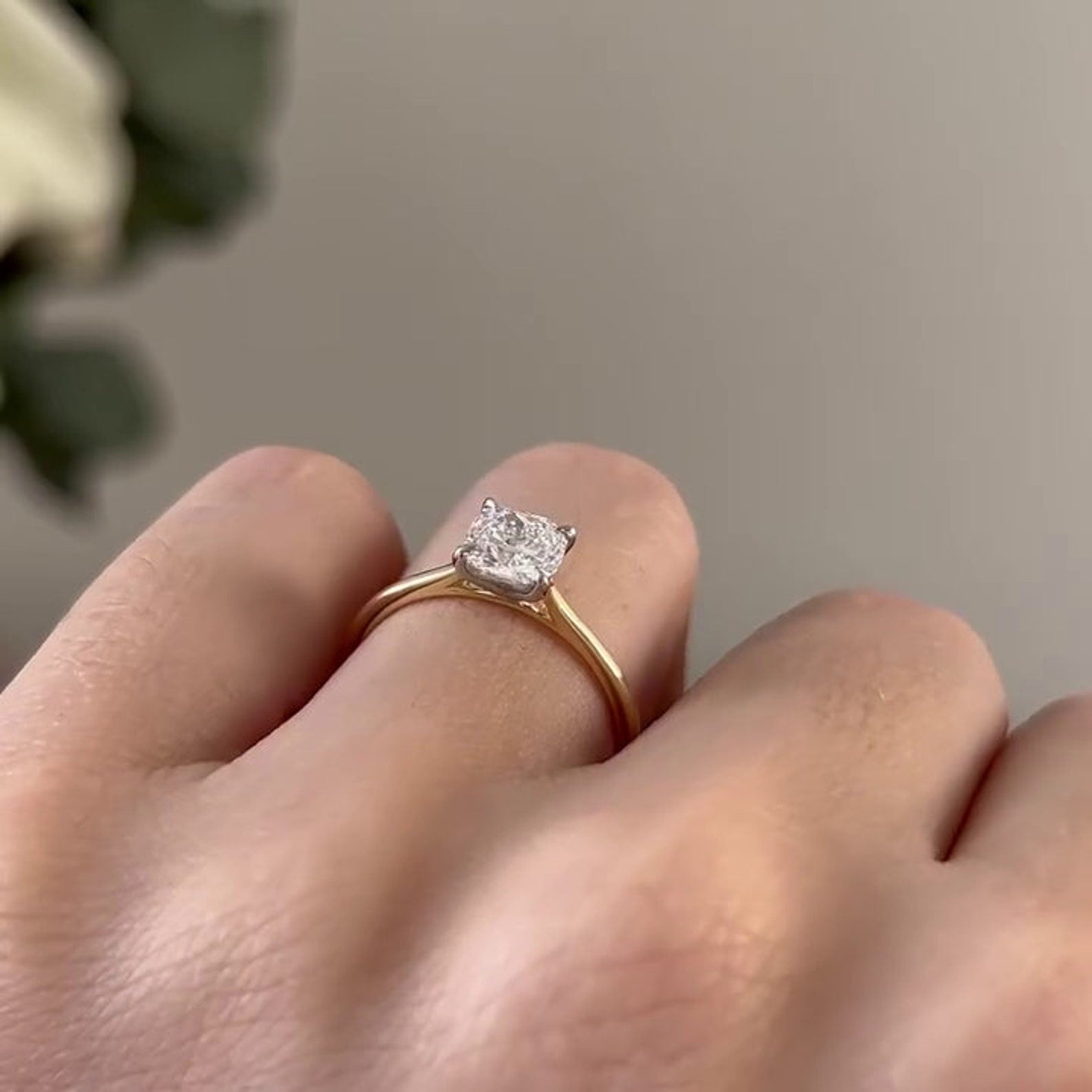 Cushion cut diamond with cathedral profile