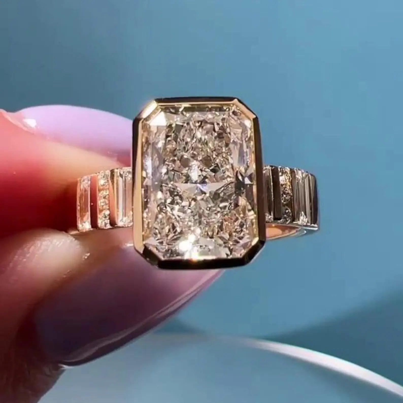 Custom Order - 7ct F/VVS Radiant Bezel Ring | 18kt yellow gold | 4.5 US