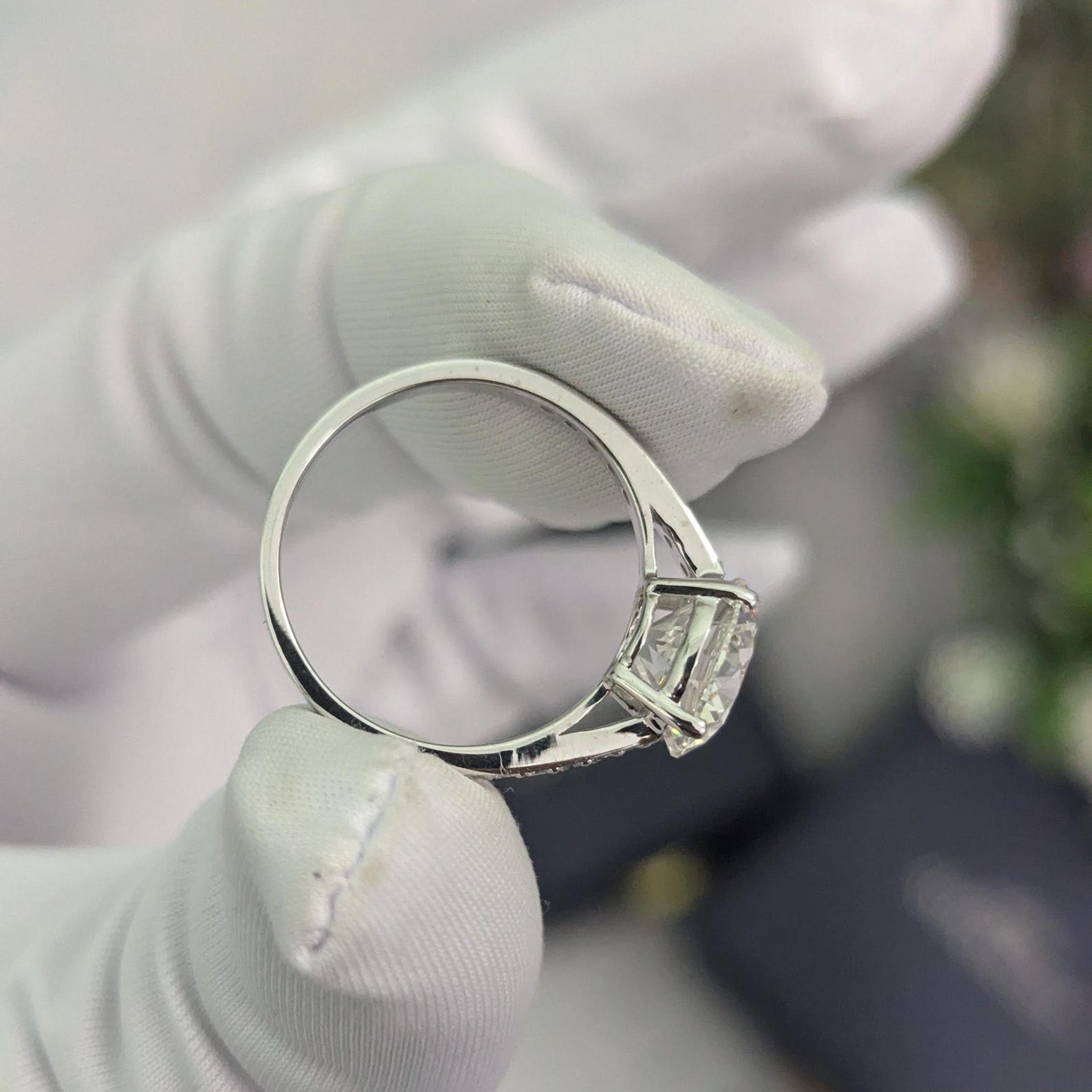 Round 3.20tcw Lab Diamond Pavé Channel Engagement Ring | IGI Certified | D-E-F VVS–VS