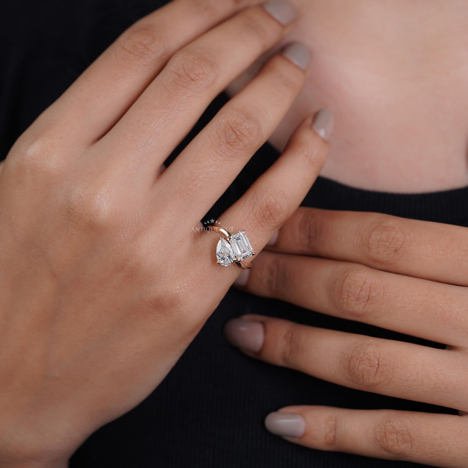 Emerald And Pear 2.50tcw Lab Grown Diamond Bypass Ring | Modern Two-Stone Toi Et Moi | D–F Color | VVS–VS Clarity