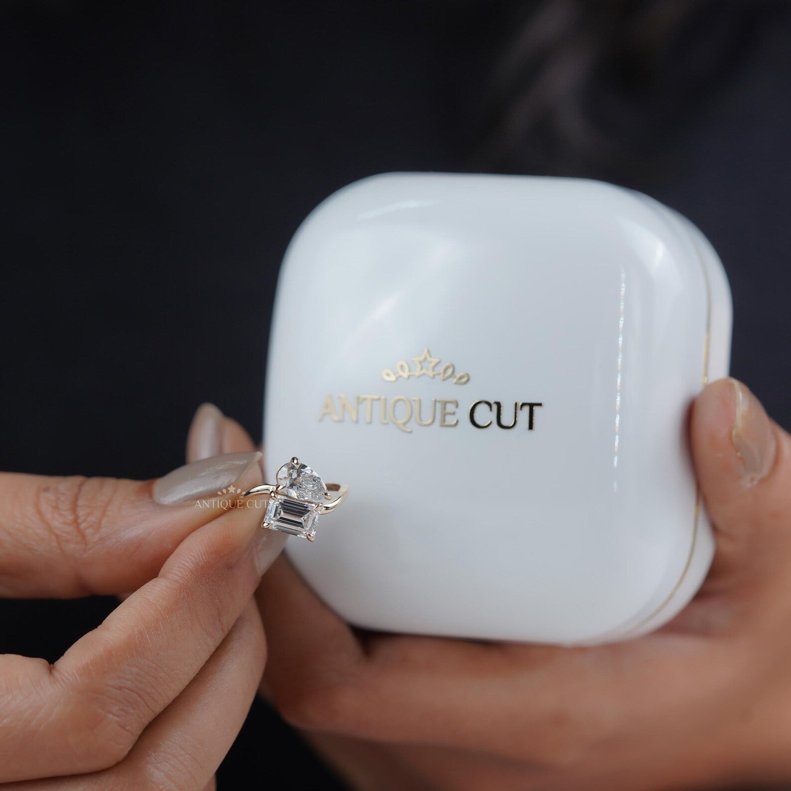 Emerald And Pear 2.50tcw Lab Grown Diamond Bypass Ring | Modern Two-Stone Toi Et Moi | D–F Color | VVS–VS Clarity