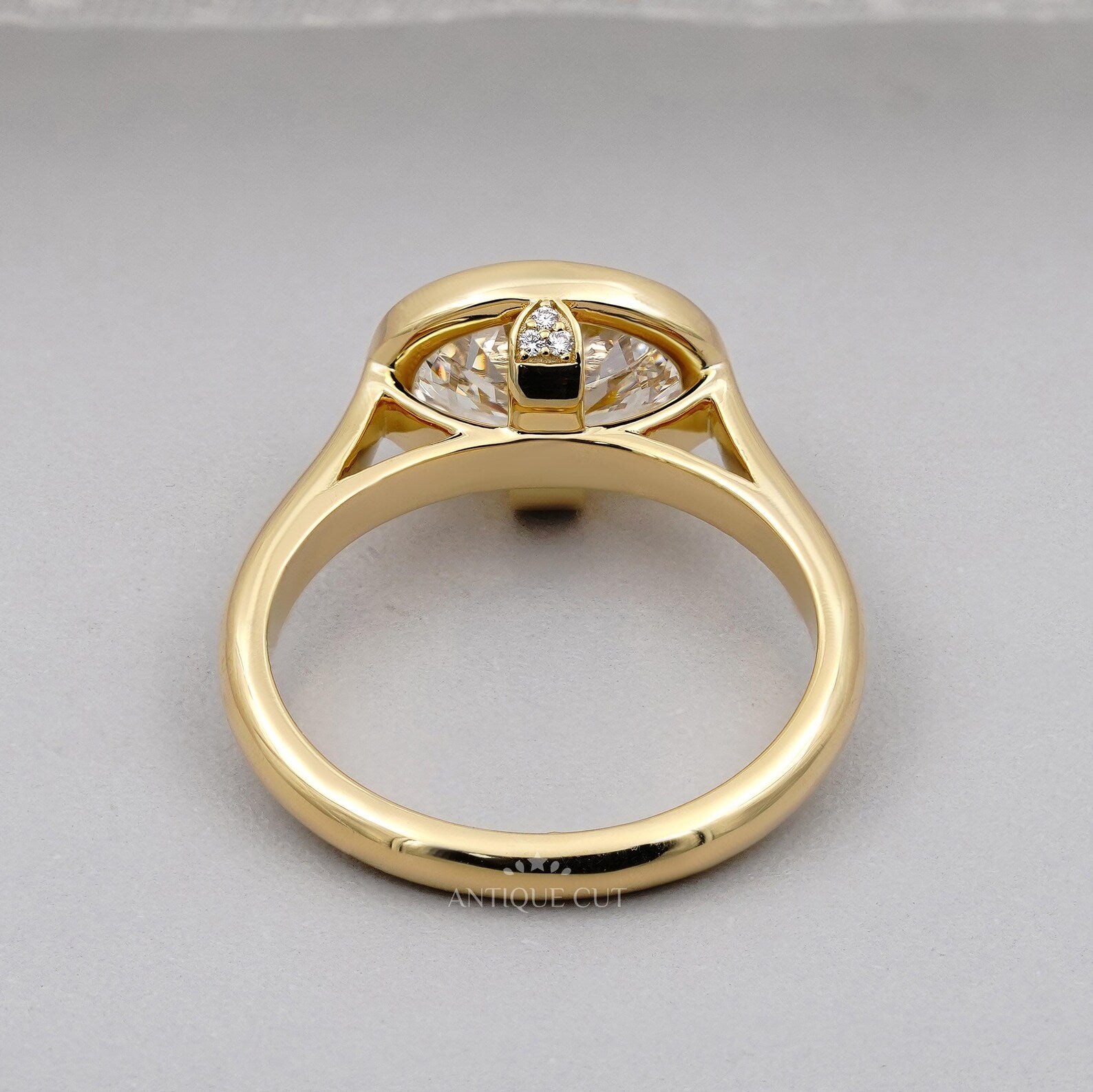 IGI Certified oval bezel diamond ring