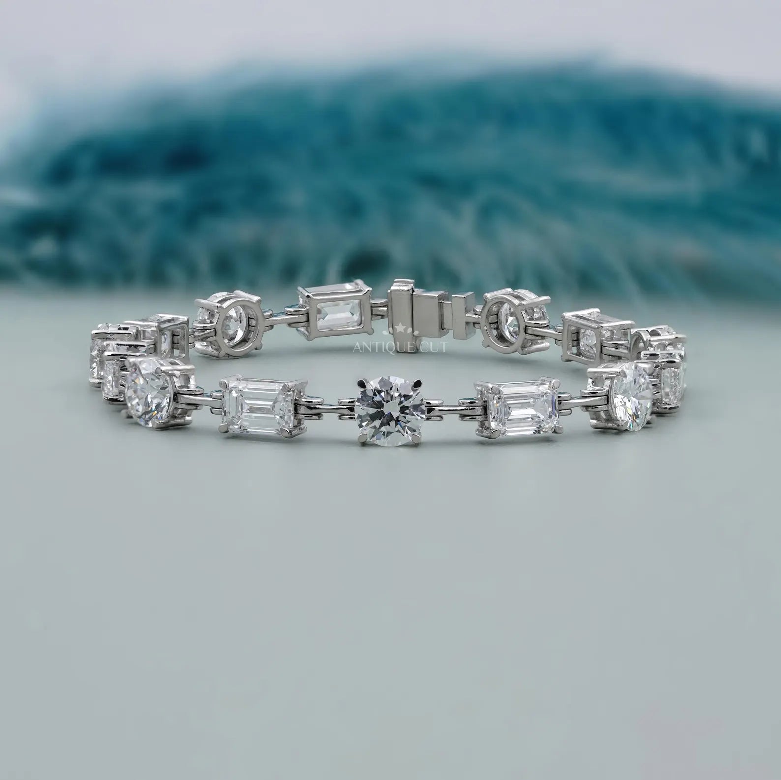 Emerald & Round Cut Lab Grown Diamond Tennis Bracelet