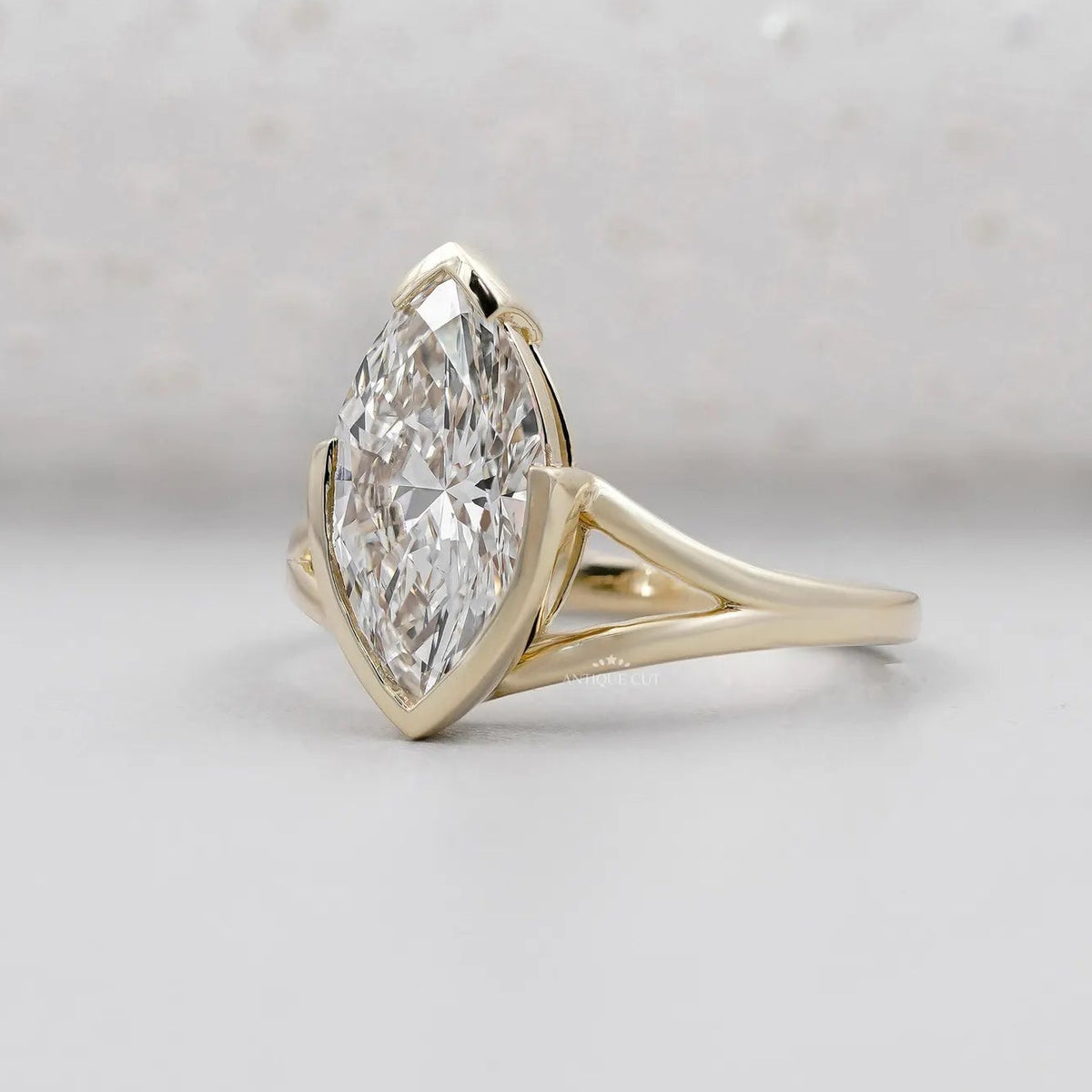 10k Yellow Gold, 14k Yellow Gold, 18k Yellow Gold