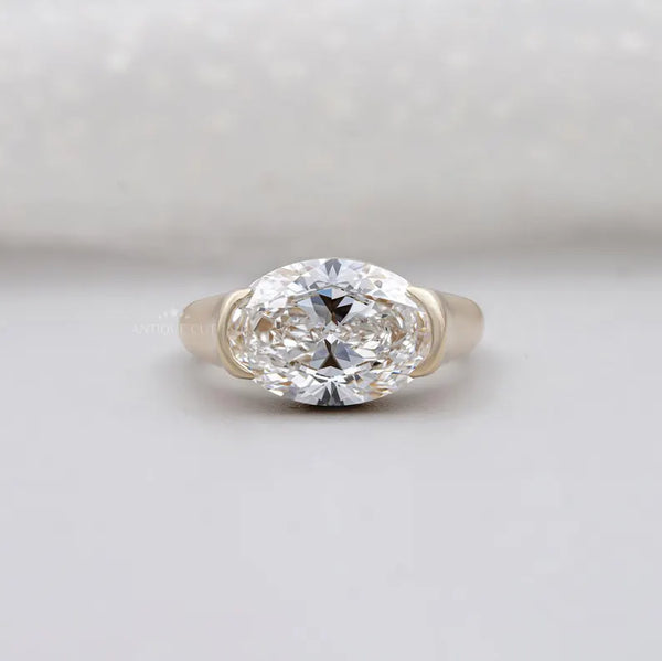 Oval Cut Diamond Ring 4